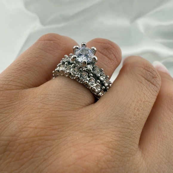 Anthropologie Jewelry - 2x Rounds zircon bridal wedding Silver color Women's Ring Set